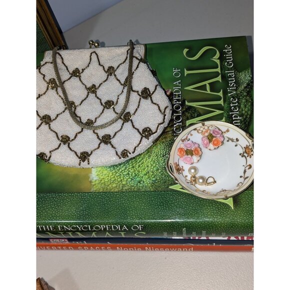 Vintage Floral Clip-On Earrings with Pink & Orange Flowers Cottage core - Picture 8 of 8